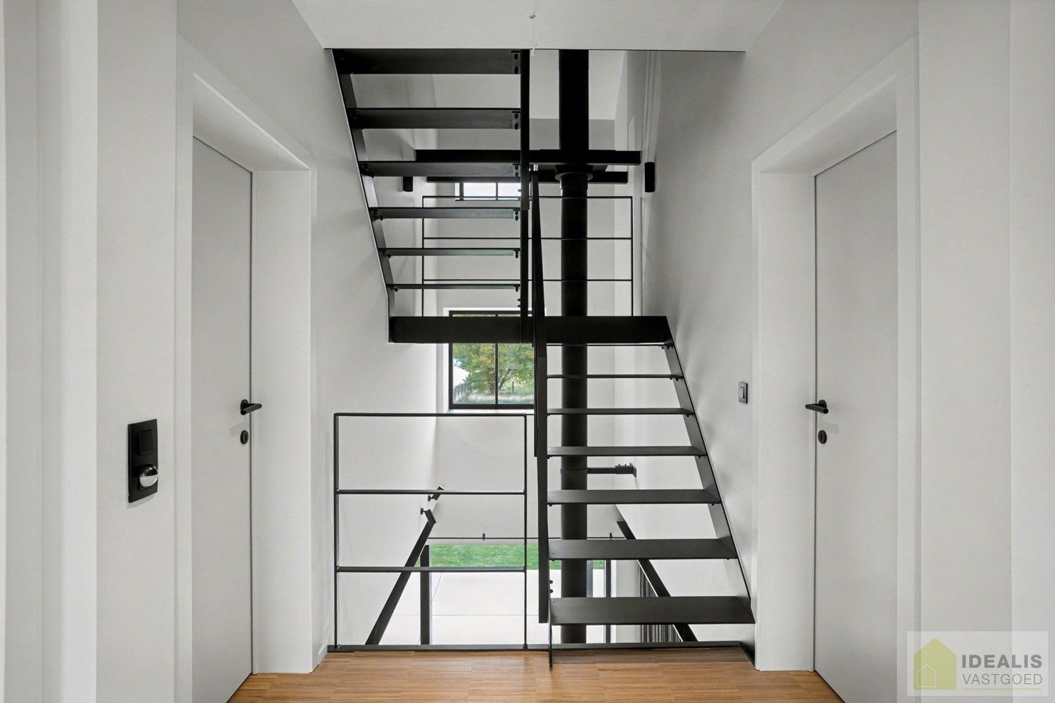 IDEALIS VASTGOED - EEN BIJZONDER HUIS, EEN BIJZONDERE LOCATIE, EEN UNIEKE KANS OM TE WONEN IN EEN AUTHENTIEK LANDHUIS MET EEN PRACHTIGE INRICHTING EN EEN HOOGWAARDDIGE AFWERKINGSGRAAD! foto 51