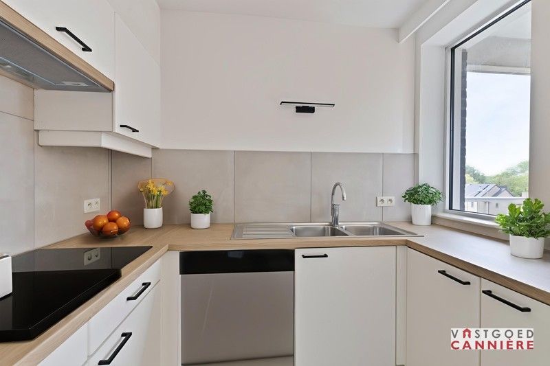Gerenoveerd appartement met ondergrondse autostaanplaats TE KOOP in GENT! foto 10