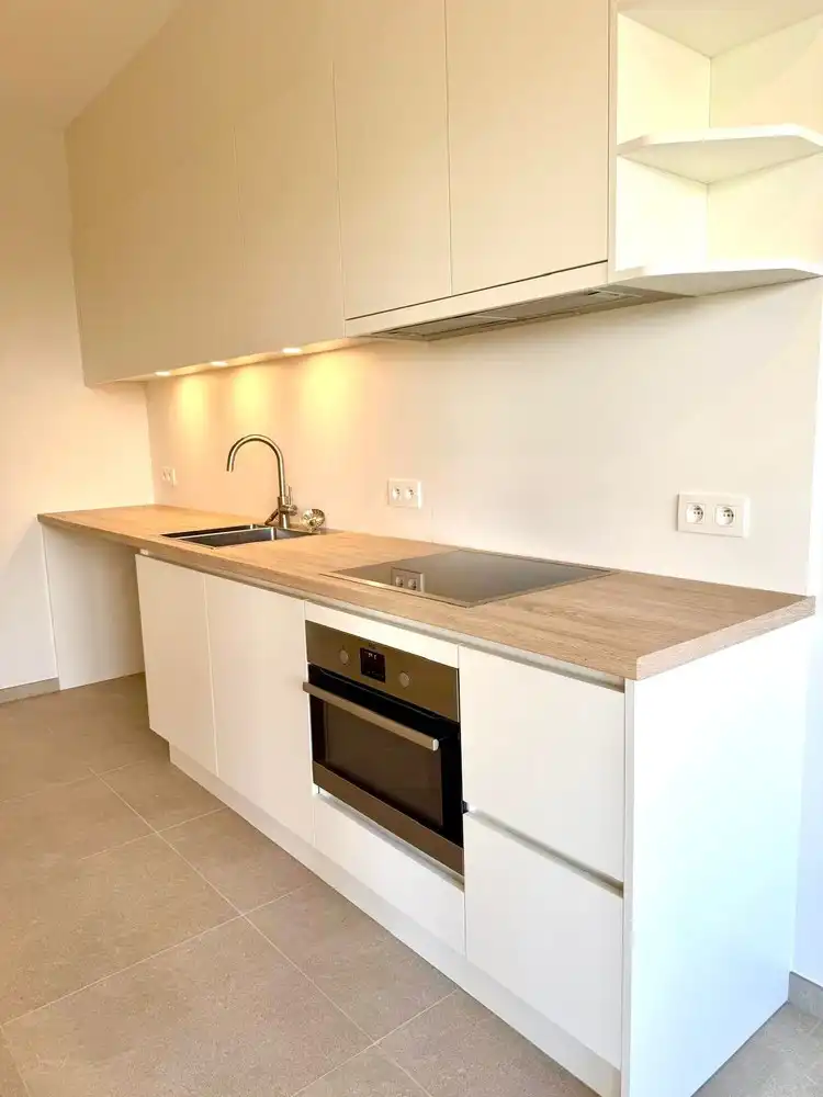 Appartement te Ganshoren van 100 m2 foto 4