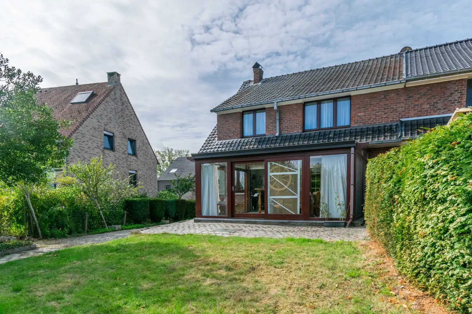 RUIME WONING MET 3 SLAAPKAMERS, GARAGE & TUIN ! foto 7