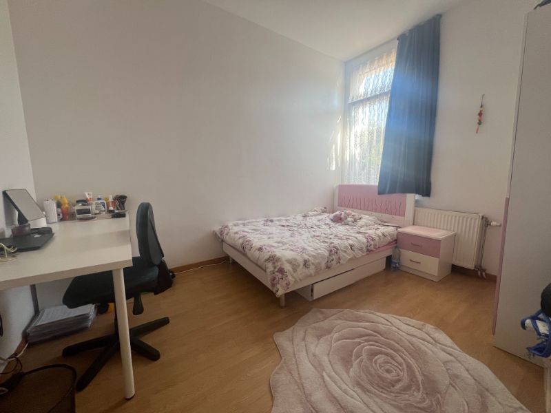 Centraal doch rustig gelegen, energiezuinige woning met maar liefst 4 slaapkamers! foto 10