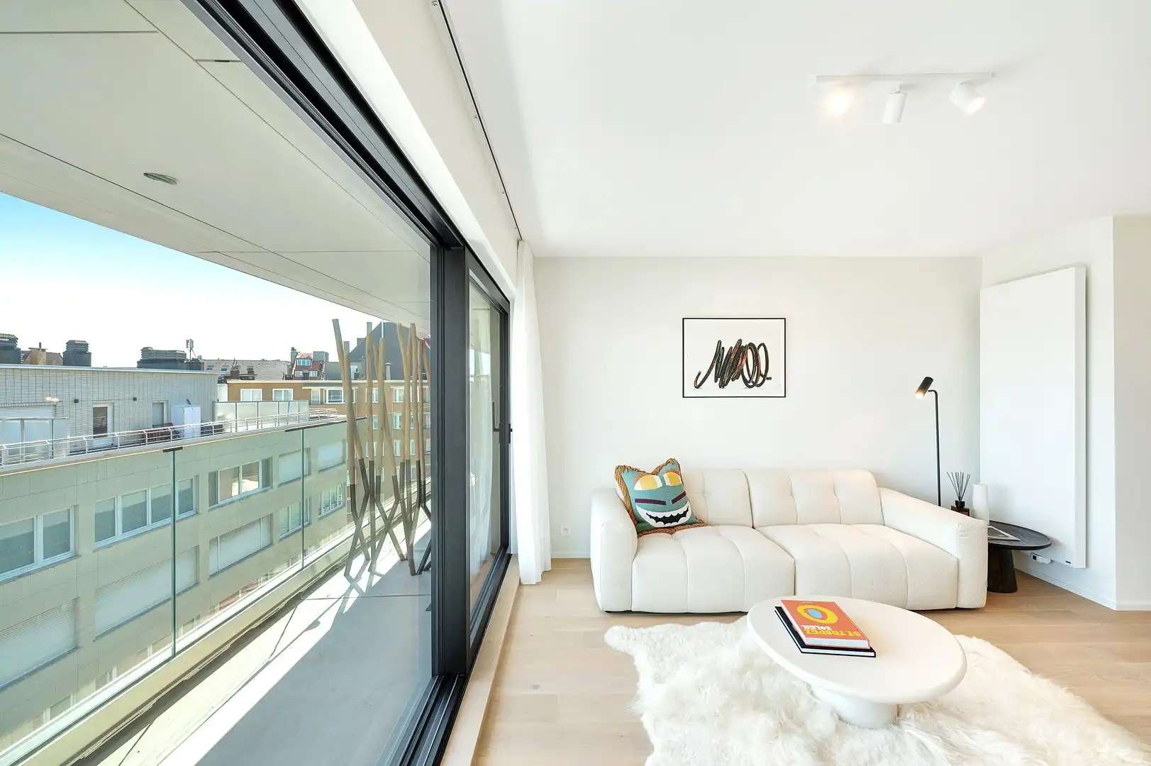 Volledig gerenoveerd appartement met zuidgericht terras heel centraal gelegen op de Kustlaan. foto 11