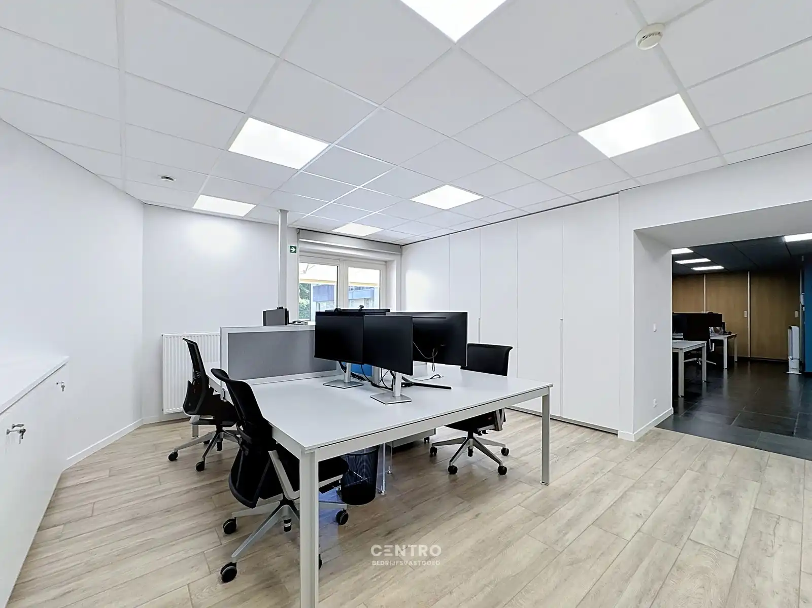 Prachtig afgewerkte kantoorruimte op interessante ligging! foto 17