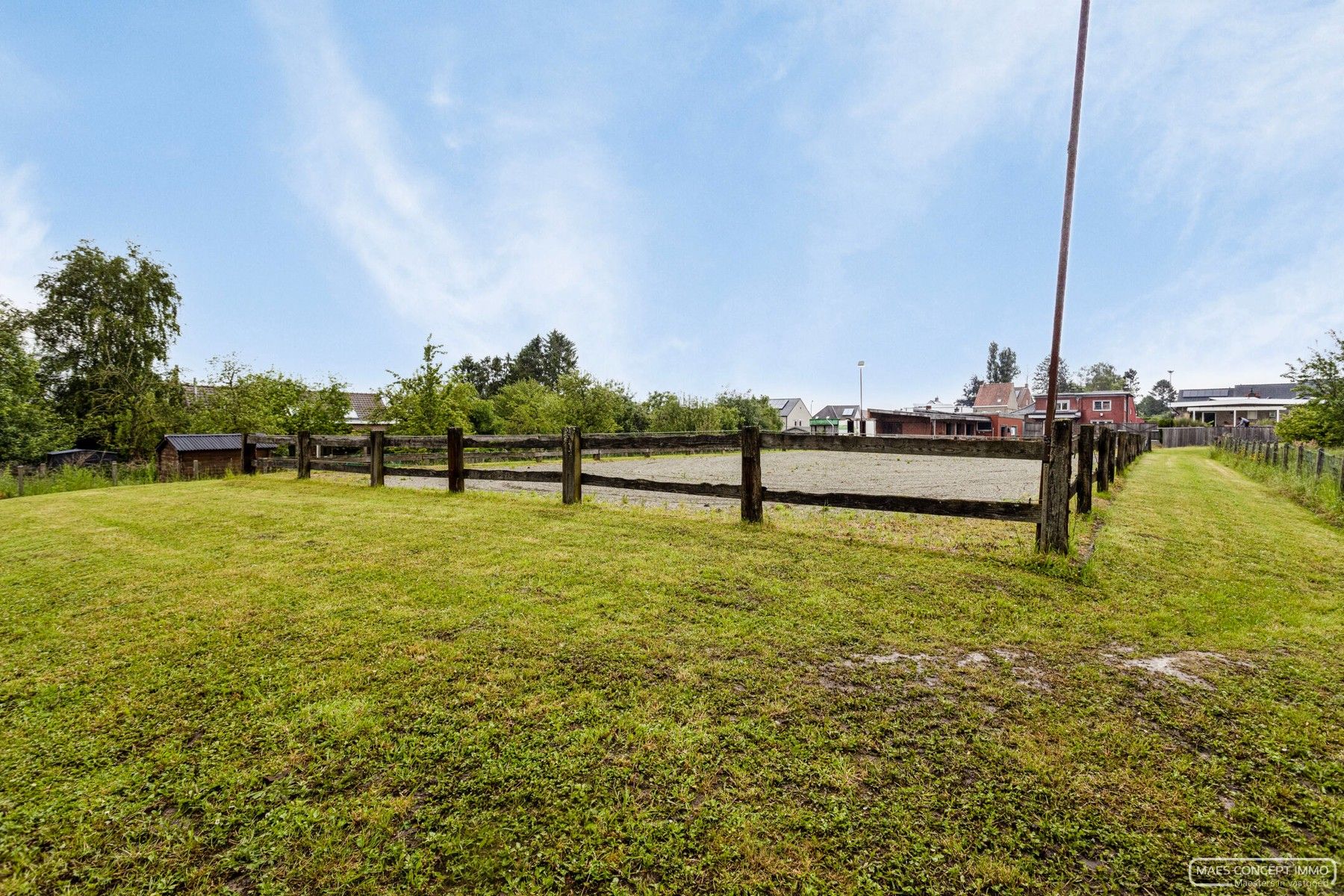 Twee woningen, handelspand met weide, piste en stallen op meer dan 4300m2 in Kluisbergen foto 50