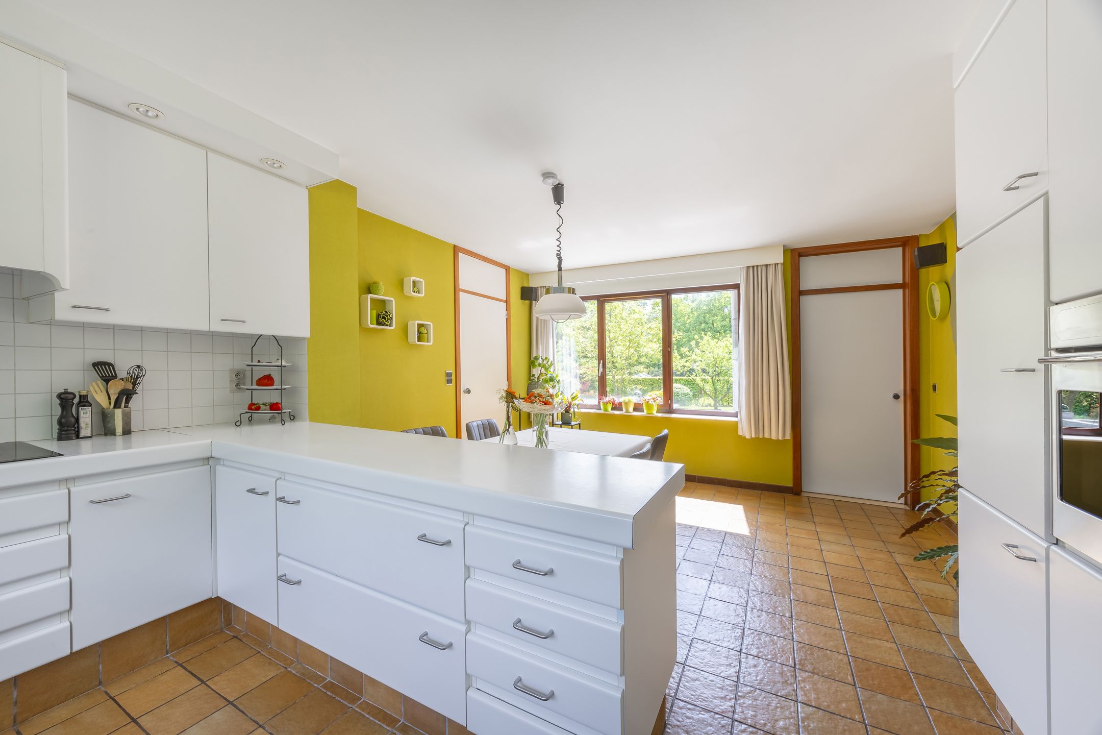 Architecturale gezinswoning met atelier en weids uitzicht foto 11