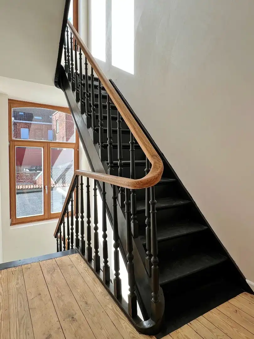 Gerenoveerde herenwoning met gezellig stadskoer in Ieper centrum. foto 9