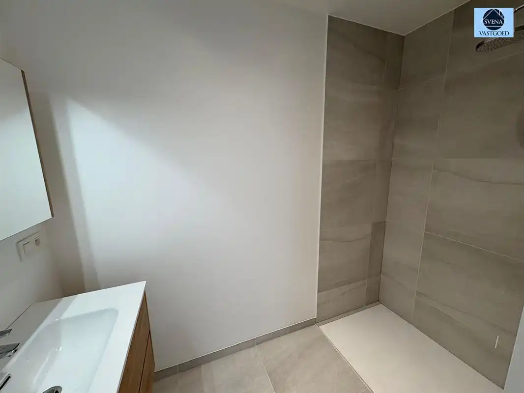 GERENOVEERD APPARTEMENT MET 2 SLAAPKAMERS foto 10