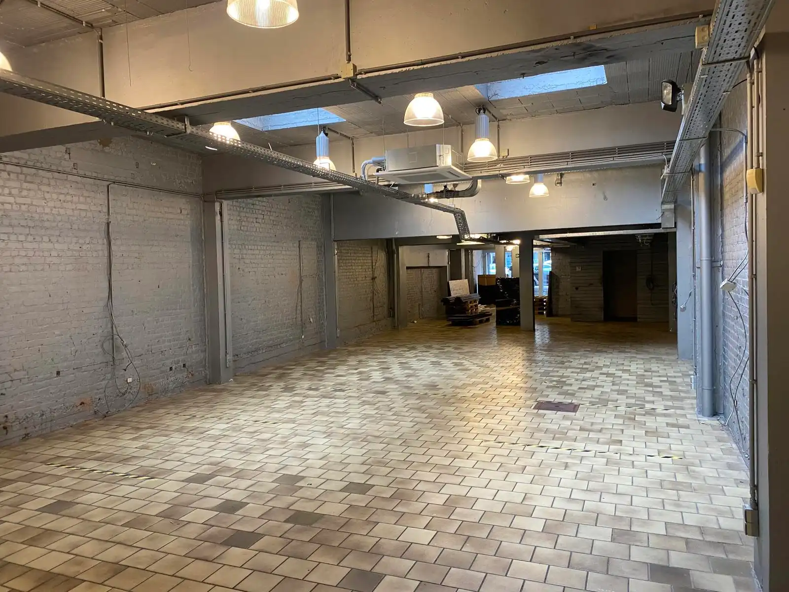 Handelsruimte 290 m² te huur op Europalaan Genk foto 6