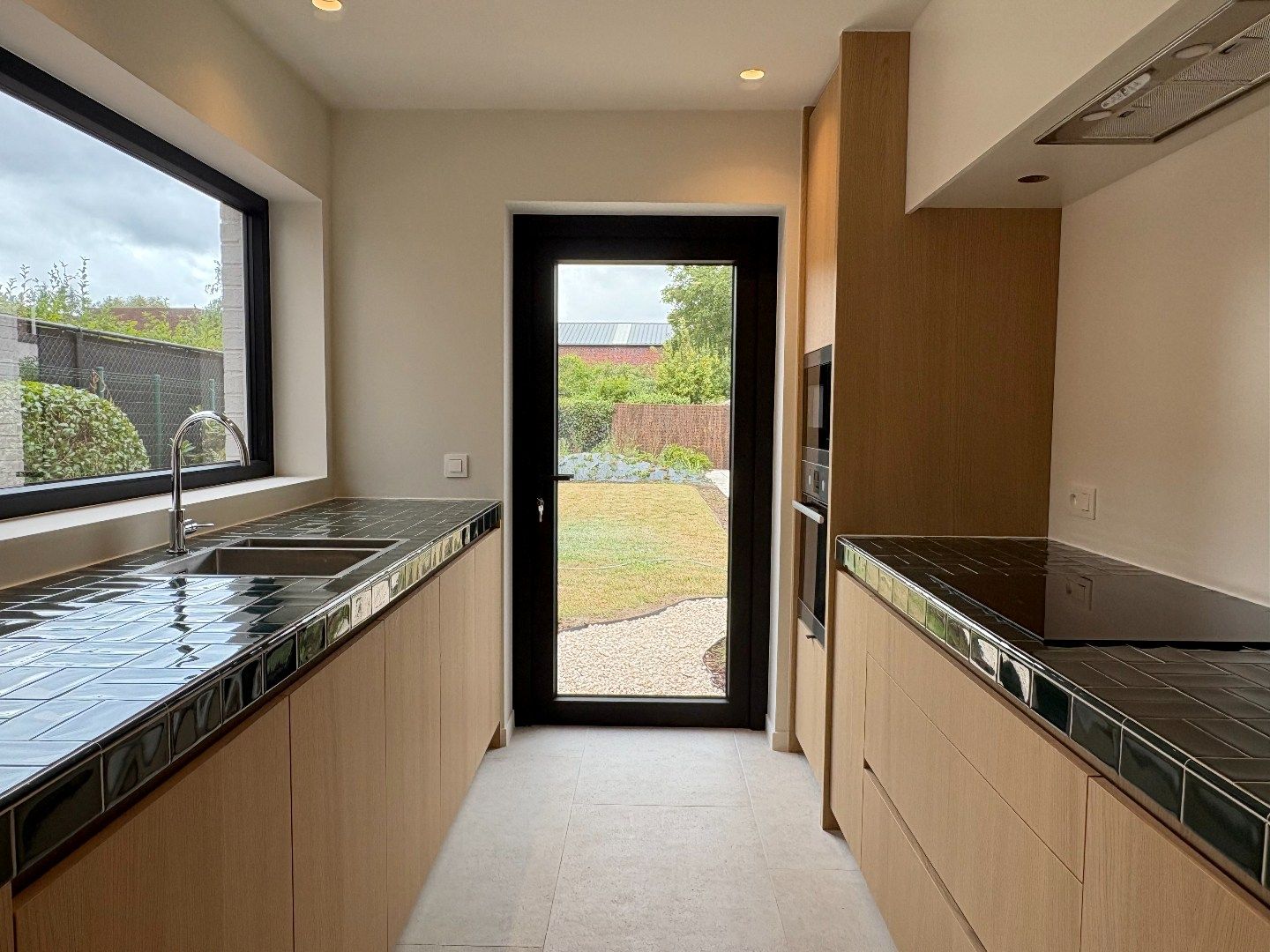 Volledig gerenoveerde woning met hoogwaardige, stijlvolle materialen te koop in Kuurne. foto 2