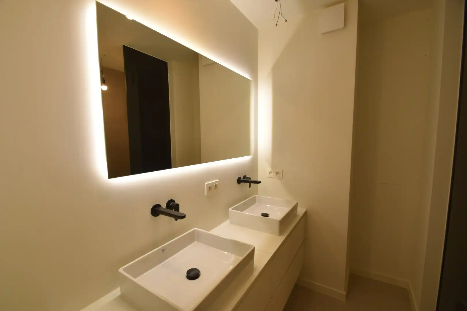 Totaal gerenoveerd appartement in centrum Tongeren foto 10