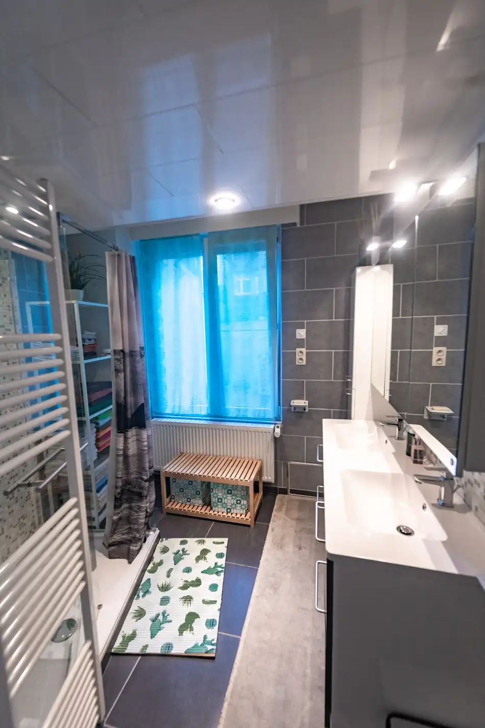Ruim modern appartement met 3 slaapkamers en terras foto 10