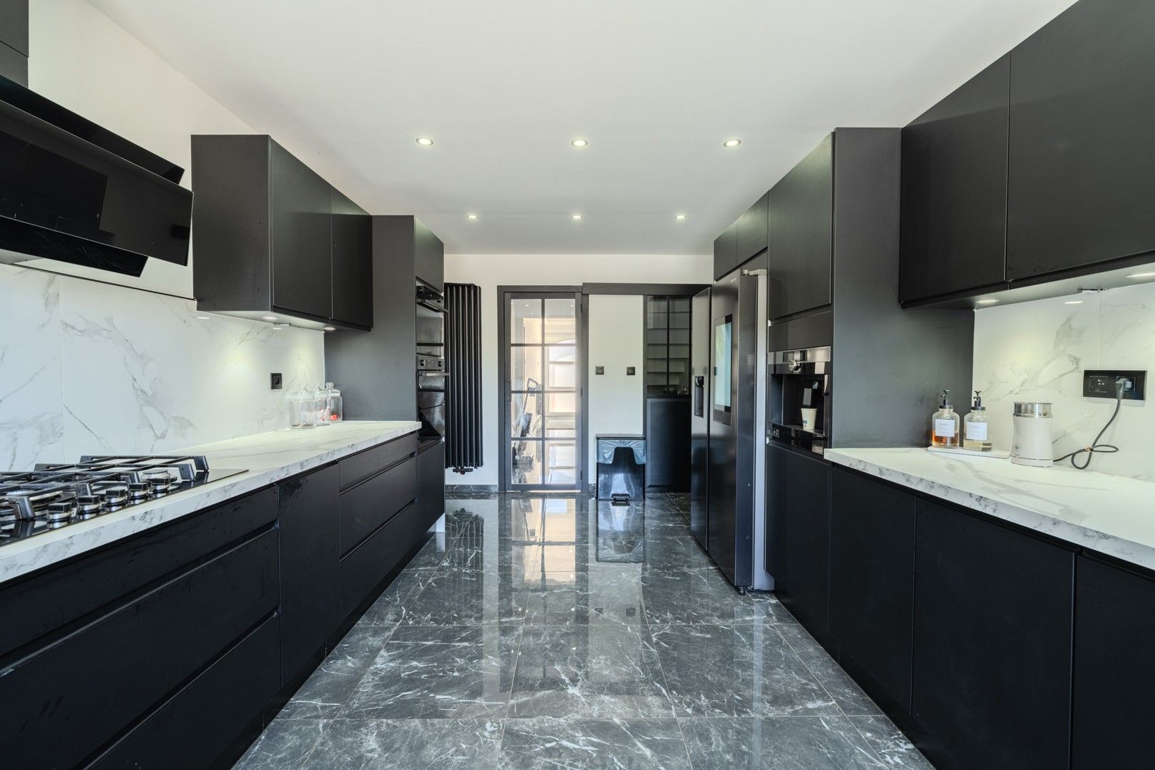 Ruime gerenoveerde woning foto 8