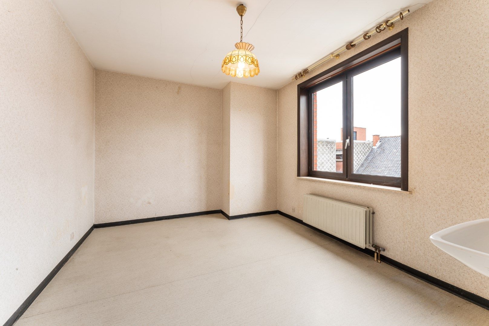 Ruim appartement met terras, lift en 3 slaapkamers in Izegem - bouwjaar 1978 - EPC-waarde 220.00 - Energielabel C - 119.00m² bewoonbare oppervlakte - 1 badkamer foto 9