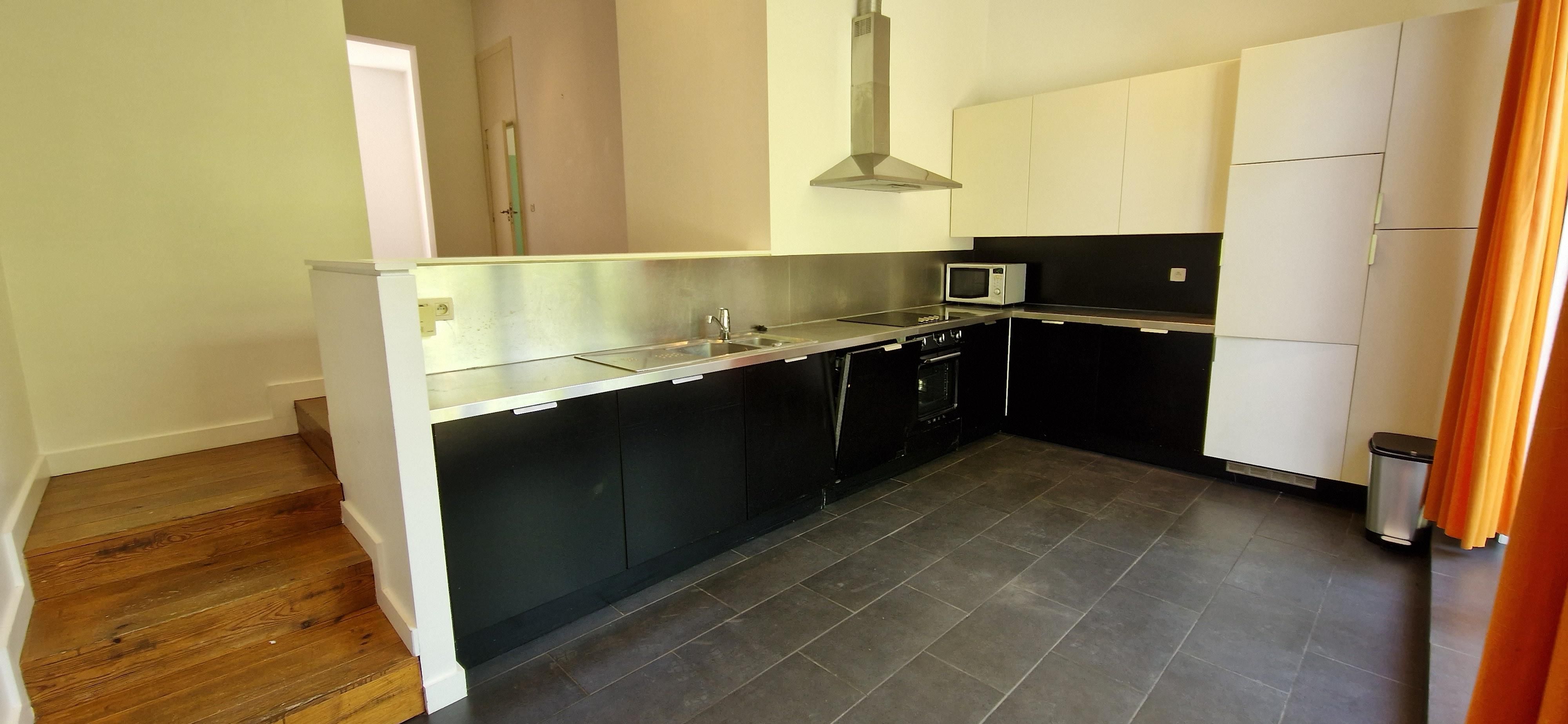 Karaktervolle HERENWONING met mooie leefruimten, 4 slaapkamers en een rustgevende tuin  op 1 are 70 ca.   foto 15