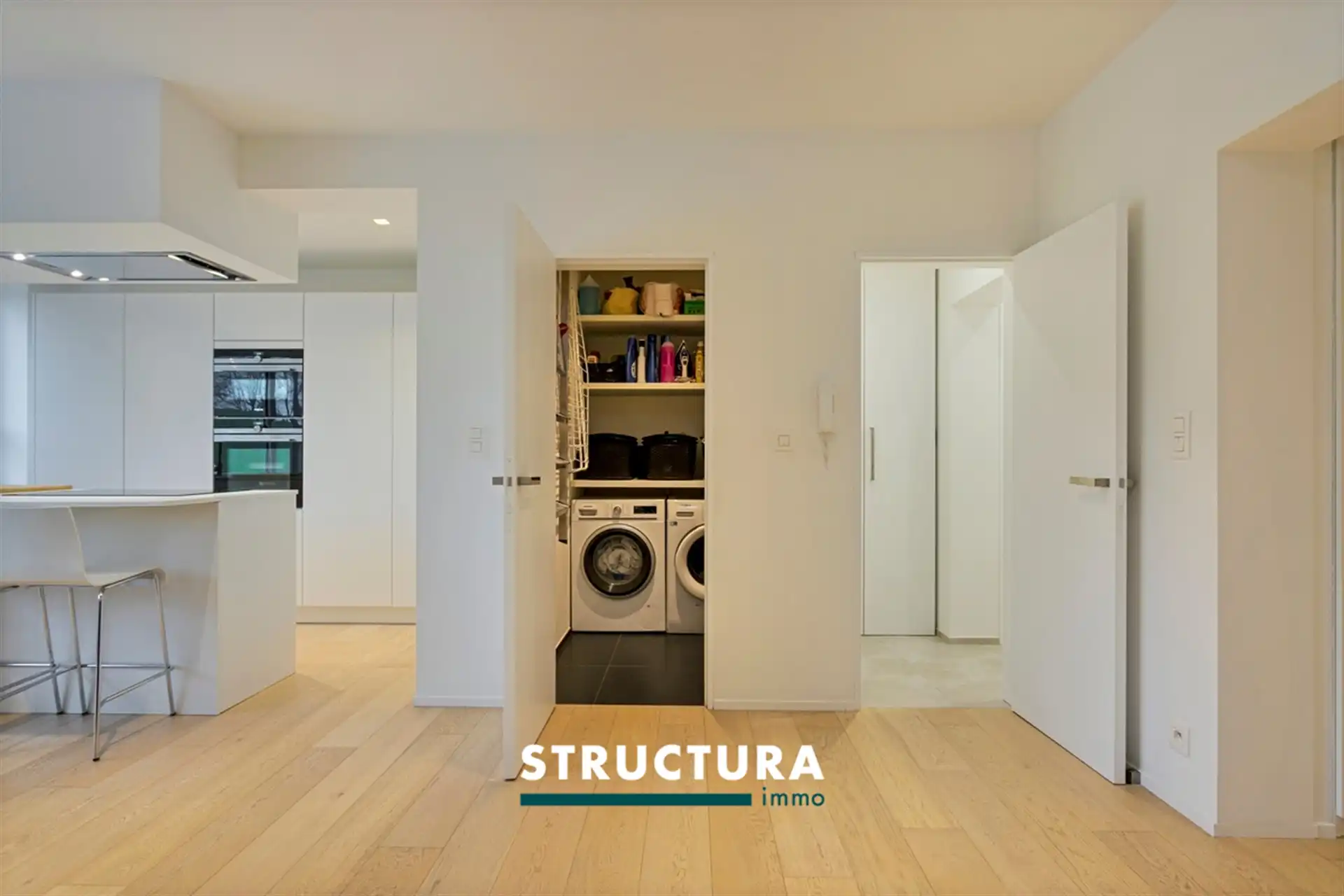  Prachtig bemeubeld appartement met 3 kamers foto 2