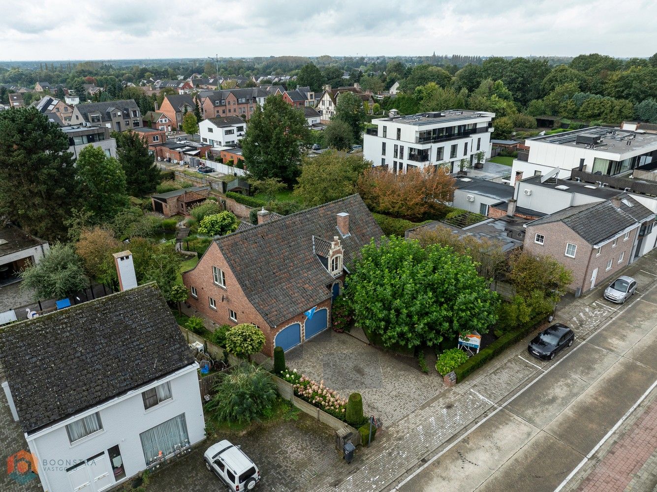 Villa met prachtige tuin en 3 slpkrs foto 30