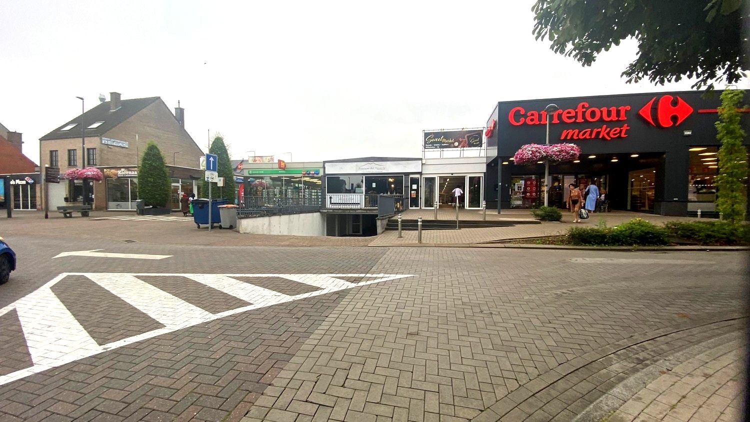 Ondergrondse autostaanplaats te koop op de Stationsstraat in Lanaken (Galerij Da Vinci) foto 1