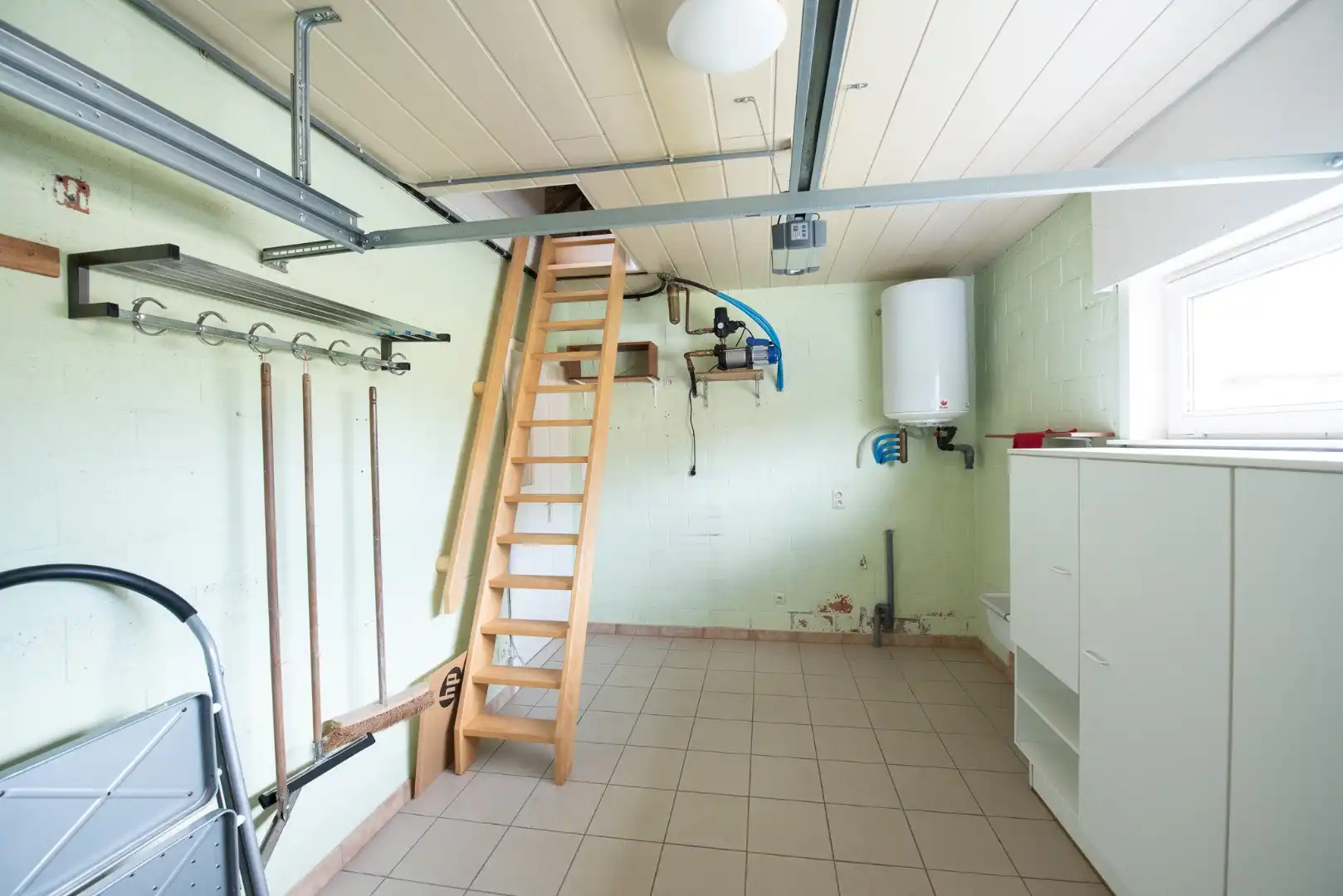 TE KOOP: alleenstaande woning in een rustige woonwijk te Desselgem. foto 12