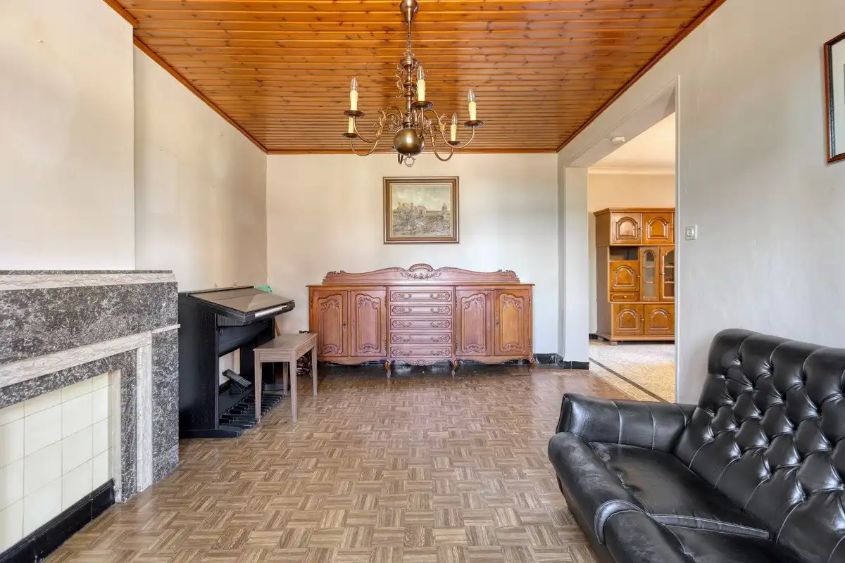 Te renoveren woning met veel potentieel op rustige ligging foto 4