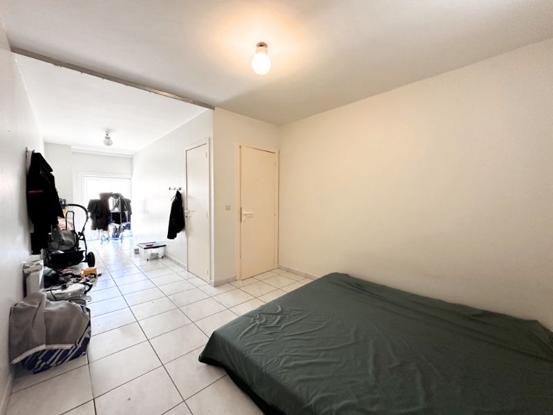 Energiezuinig 2 slaapkamer appartement vlakbij grote markt Ieper. foto 7