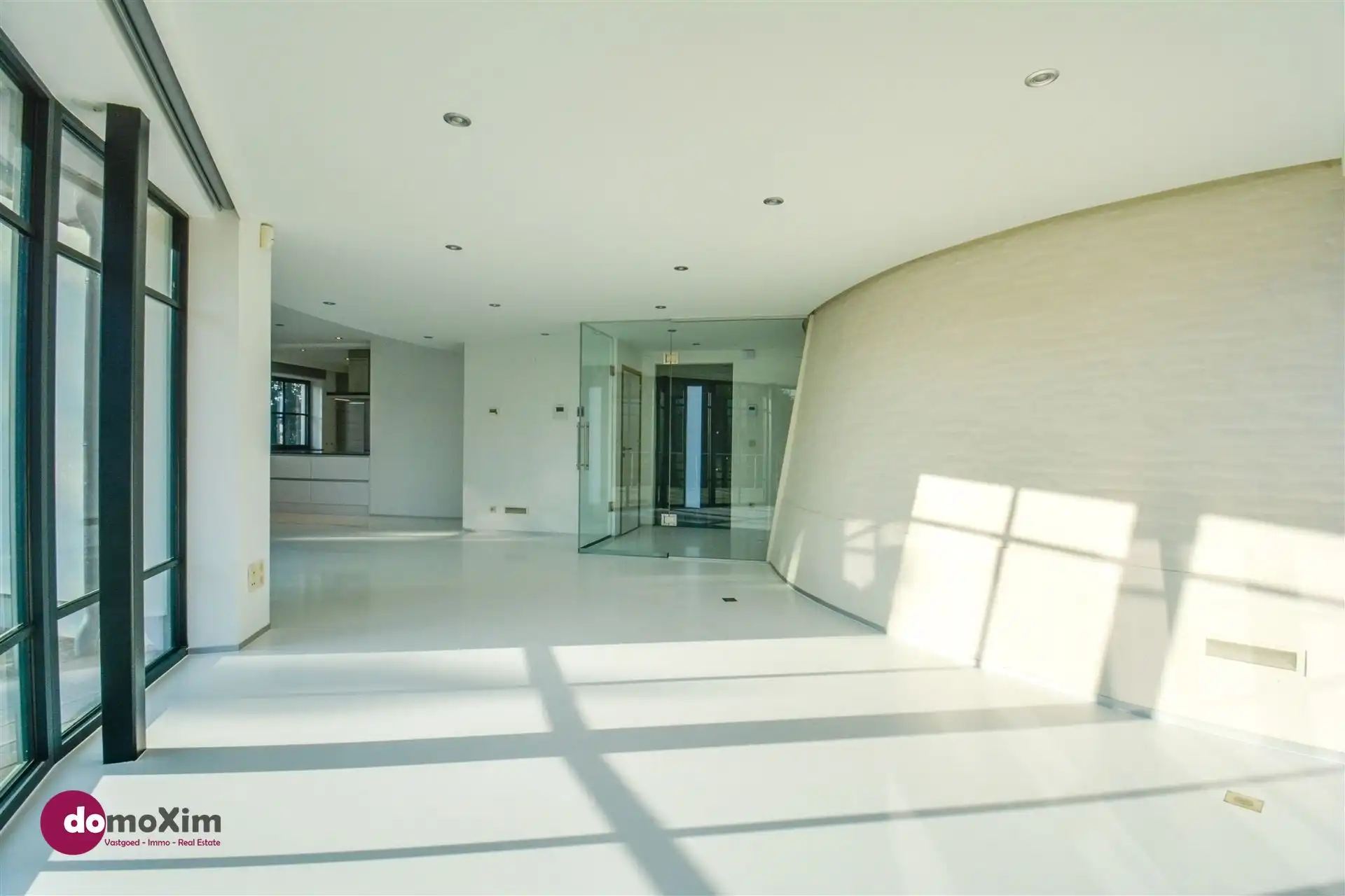 De Oude Korenmolen van Veltem, een unieke villa op een perceel van 47 are foto 8