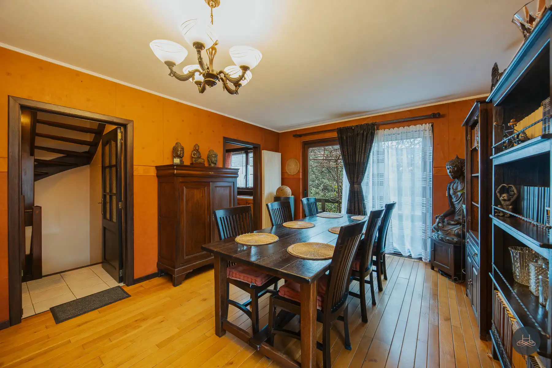 Warme, halfopen energiezuinige woning met dubbele garage foto 14