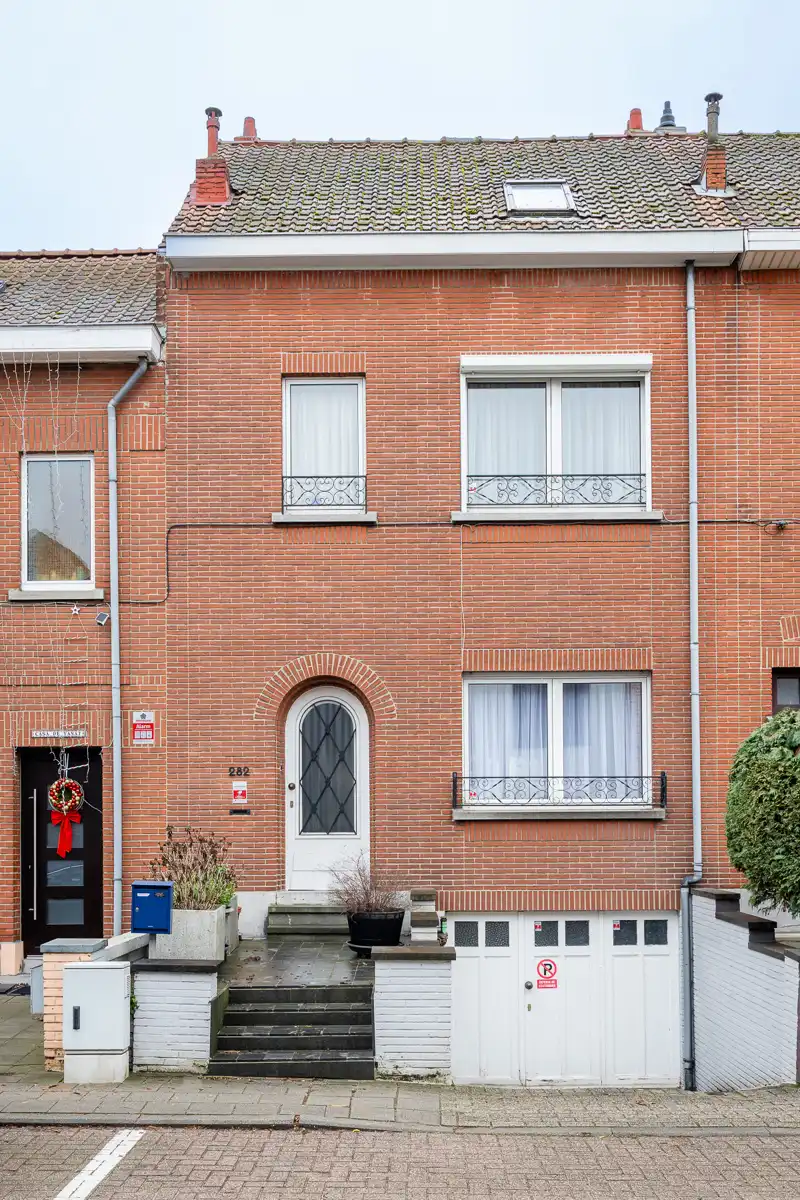 Hoofdfoto van de publicatie: Gezinswoning met tuin, terras en garage