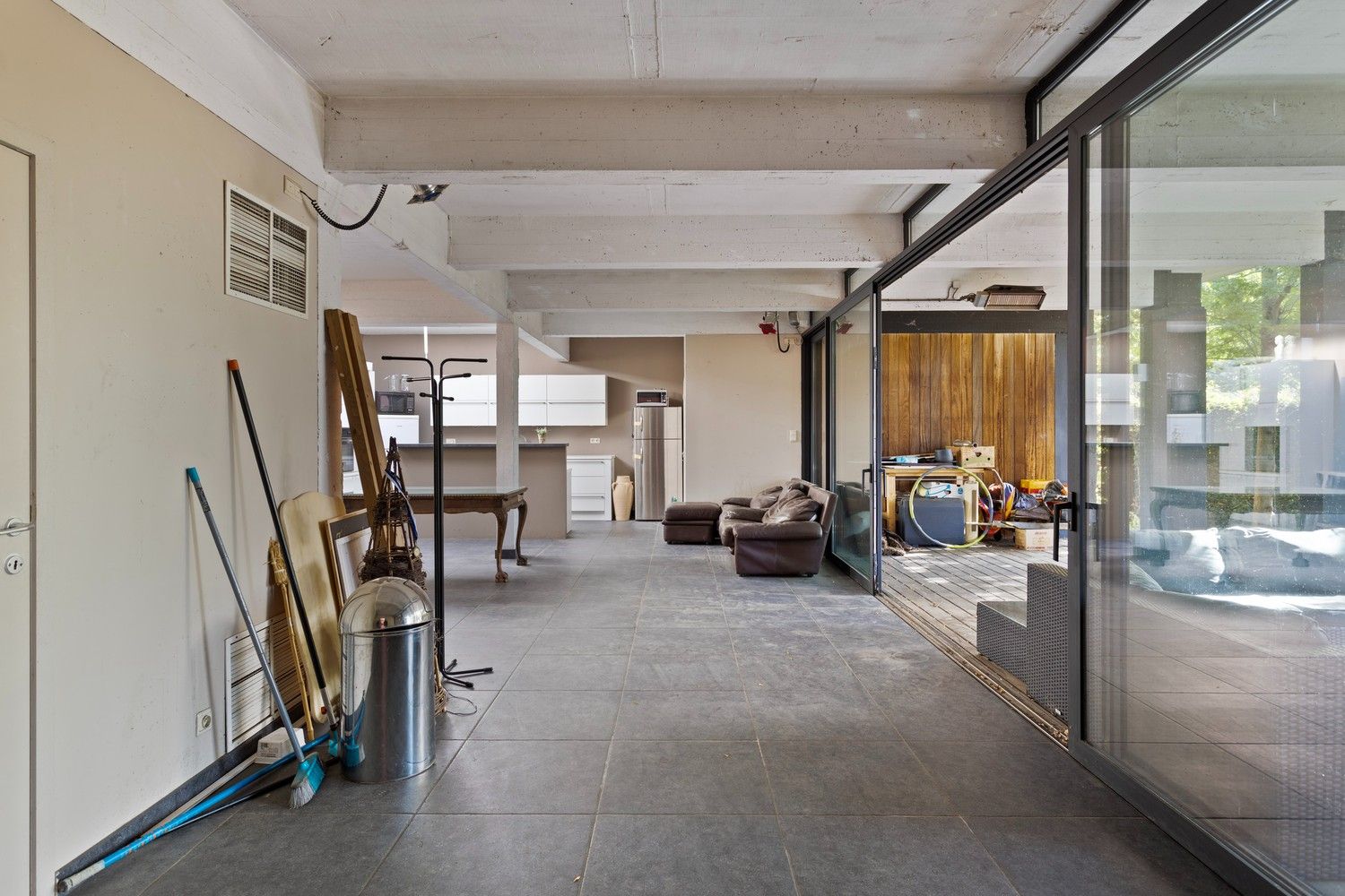 Ruime gezinswoning met achterliggend magazijn en garages te Mortsel foto 42