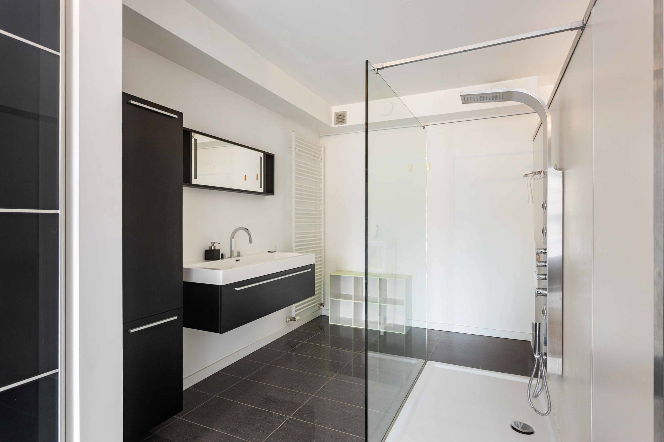 Zeer ruime en trendy stadswoning met heerlijk dakterras! foto 10