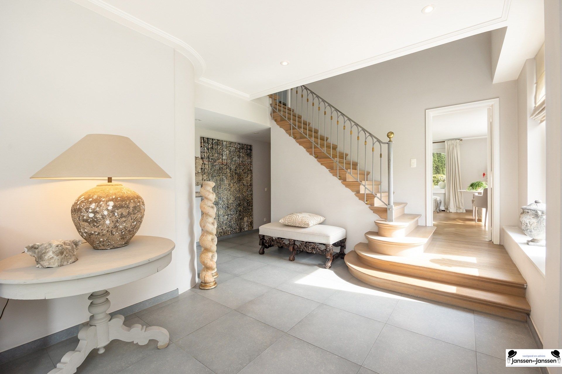 Tijdloze elegantie met moderne luxe foto 5