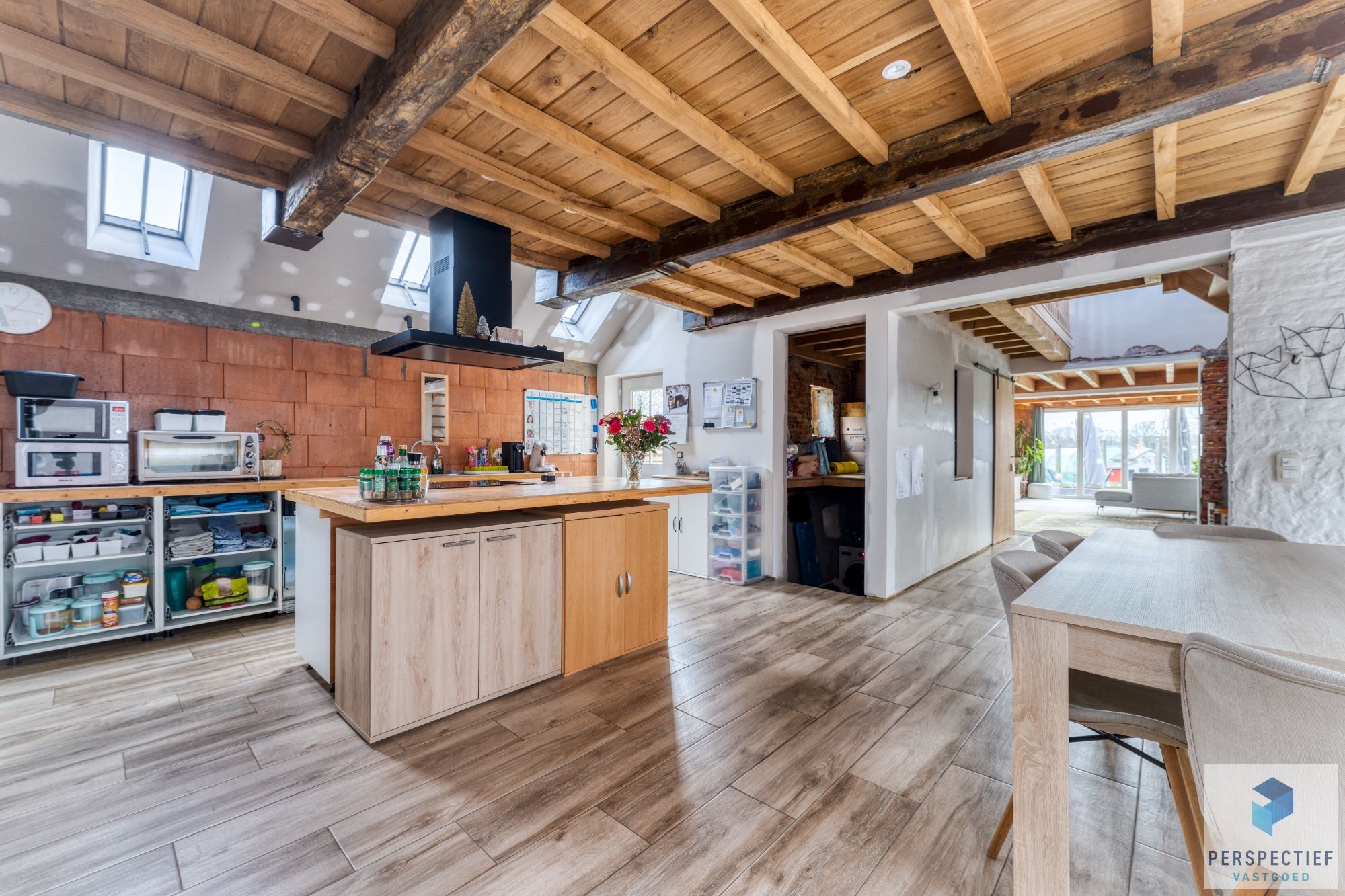 VERDER AF TE WERKEN WONING met PRAKTIJKRUIMTE,  4 SLPKS en TUIN foto 9