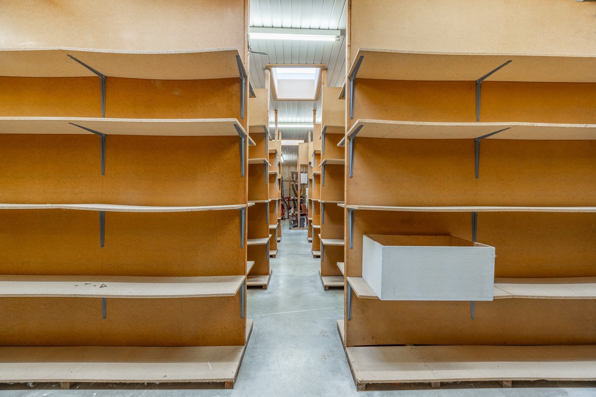 CENTRAAL GELEGEN COMMERCIEEL HANDELSPAND foto 18