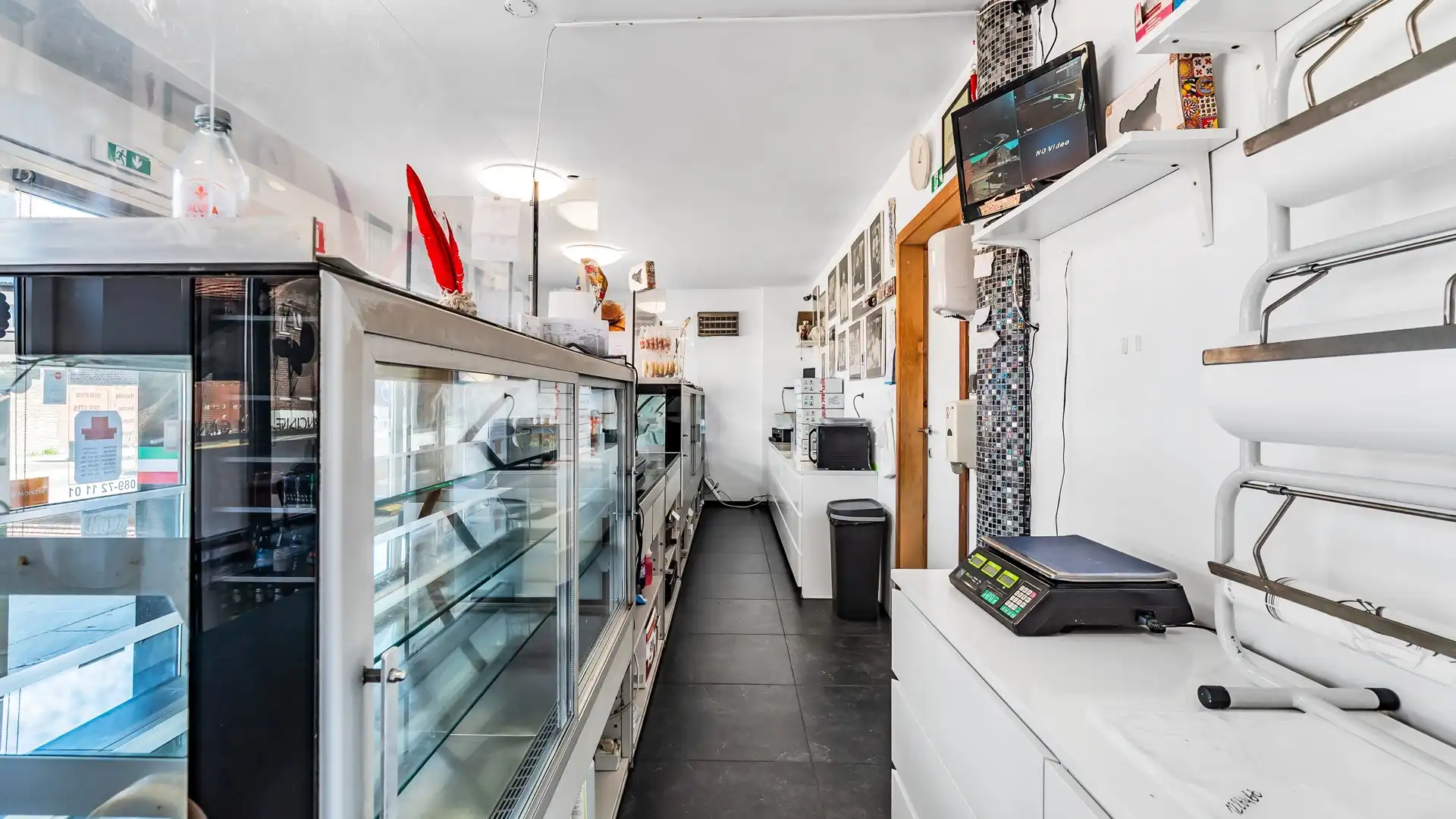 Wonen boven je zaak? Ontdek deze instapklare opportuniteit in het hart van Maasmechelen foto 13