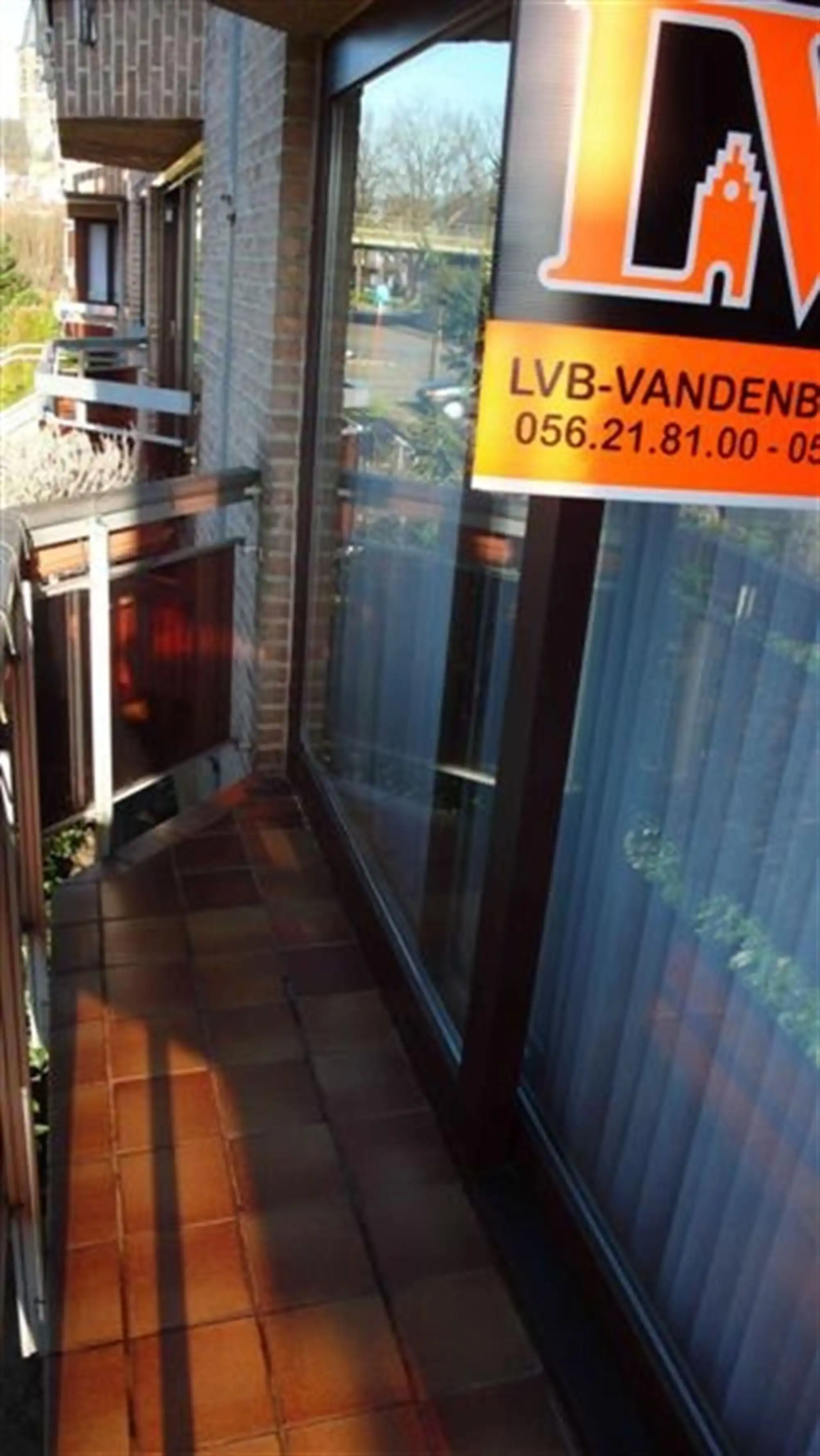 Modern appartement aan stadsrand foto 14