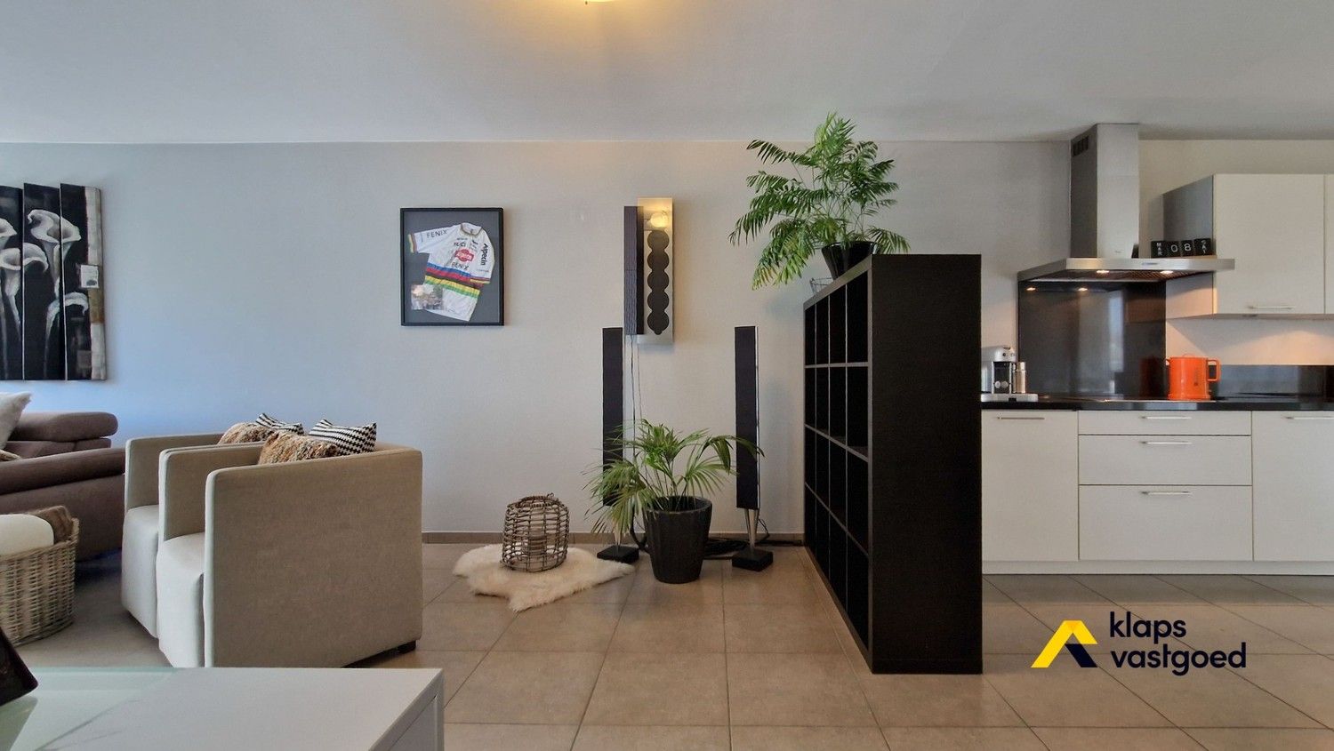 Ruim en aangenaam gelijkvloers appartement op wandelafstand van het centrum van Maaseik. foto 13
