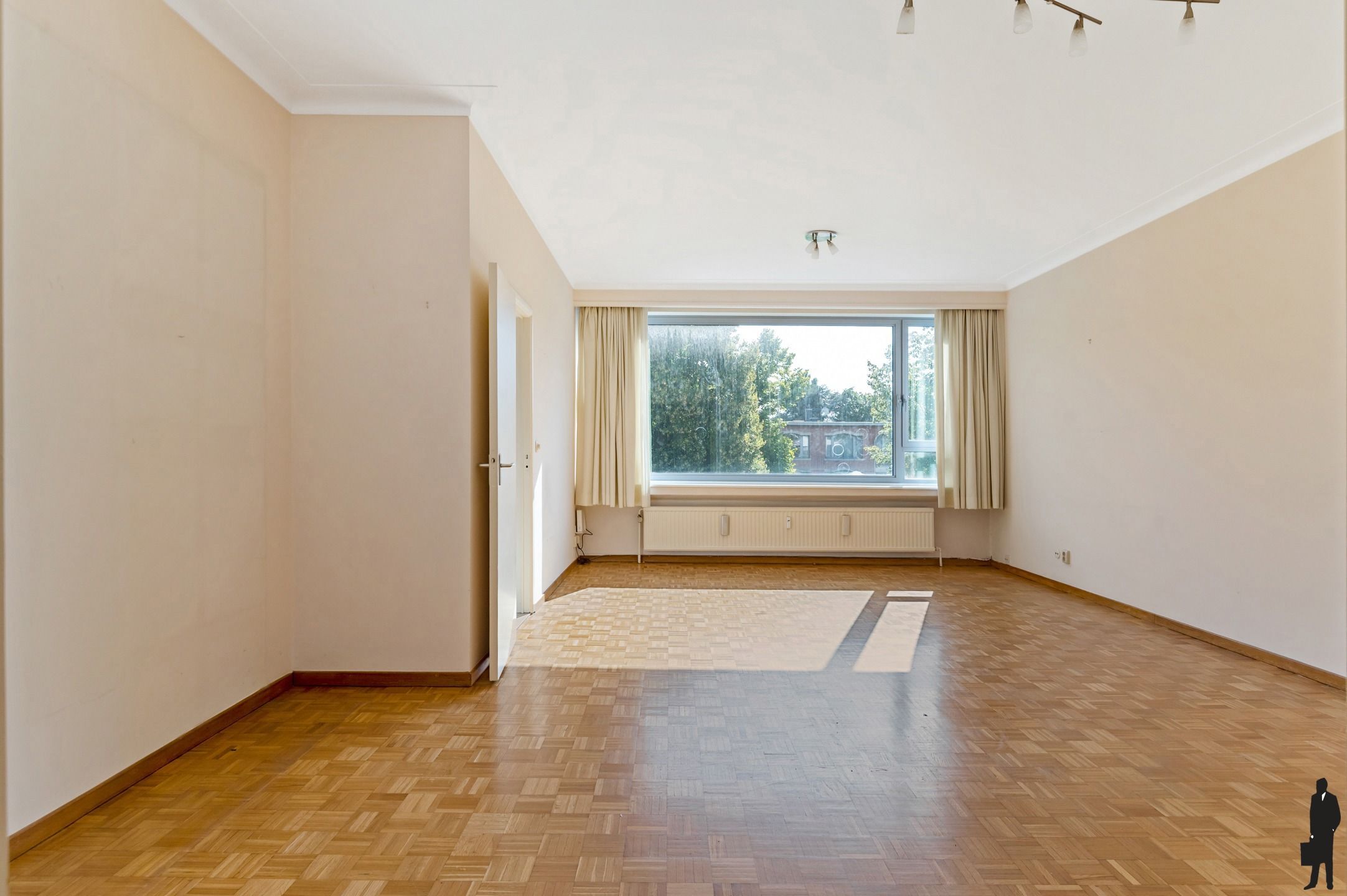 OP TE FRISSEN APPARTEMENT MET 2 SLAAPKAMERS EN TERRAS  foto 4