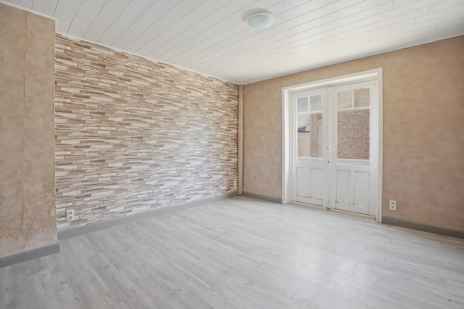 Goed gelegen gebouw op 117m² te De Panne bestaande uit een handelsruimte en woonst.  foto 15