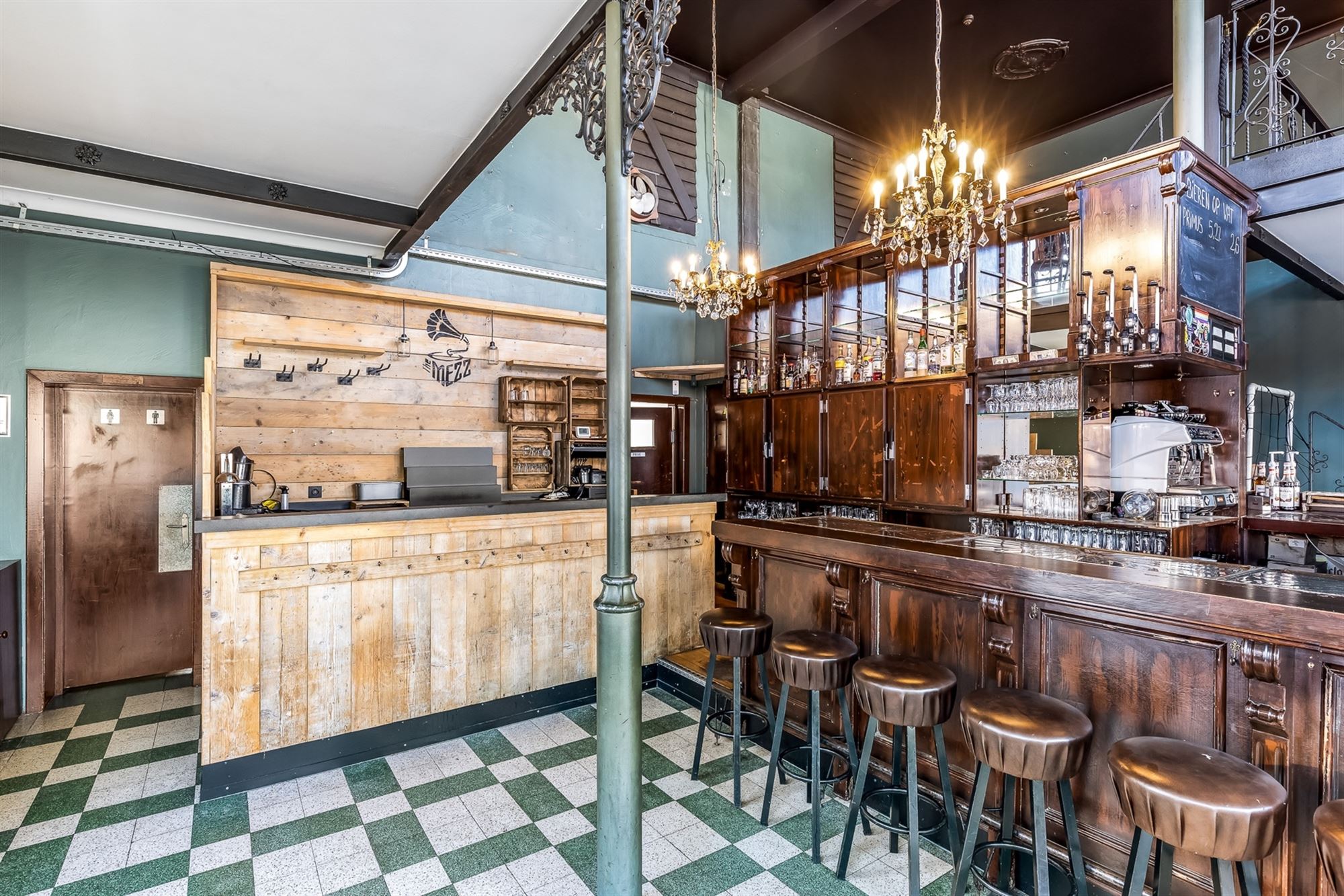 TE RENOVEREN HORECAZAAK MET POTENTIEEL, ZEER GOED GELEGEN IN HET CENTRUM VAN LEOPOLDSBURG foto 11