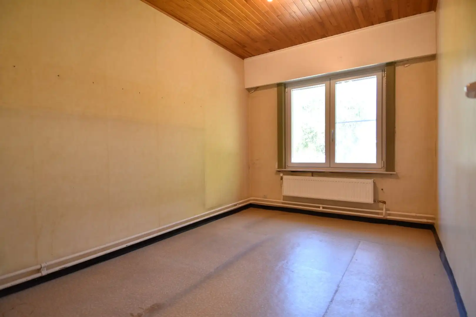 HOB met 4 slaapkamers, tuin en een inpandige garage te koop in Gullegem foto 10