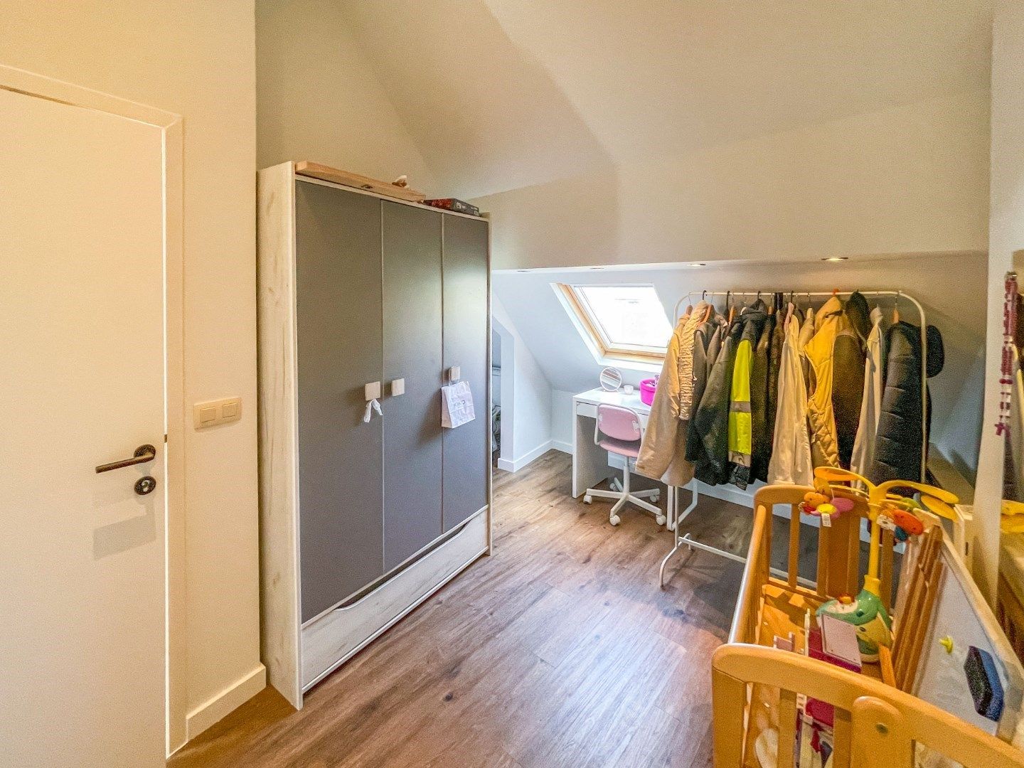 GERENOVEERDE WONING MET 4 SLAAPKAMERS ! foto 13