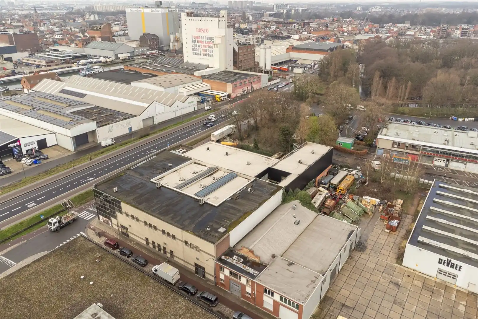 Multifunctioneel bedrijfsgebouw aan brug van den Azijn foto 23