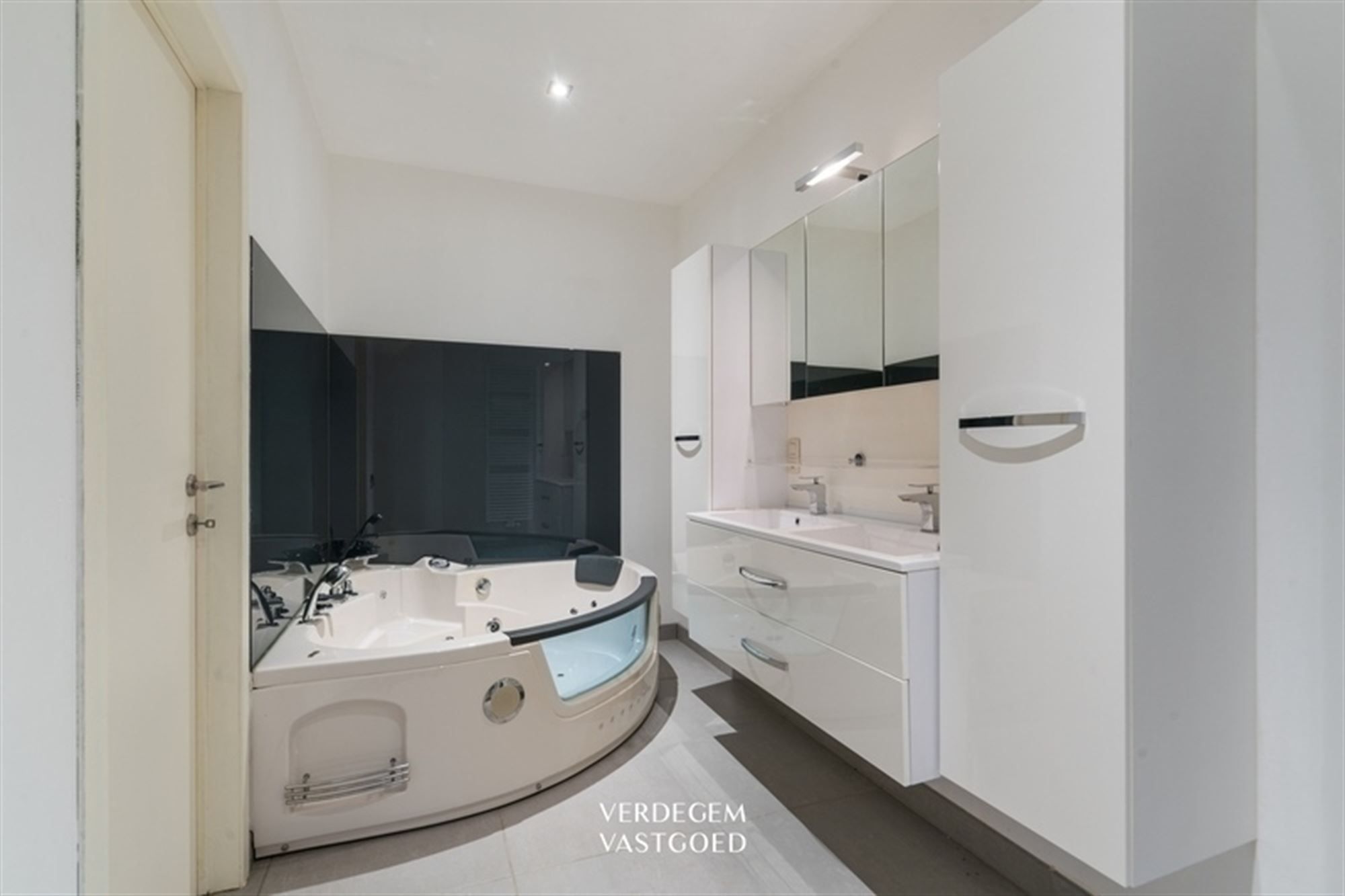 Mooi duplexappartement met 2 slaapkamers en groot terras foto 11