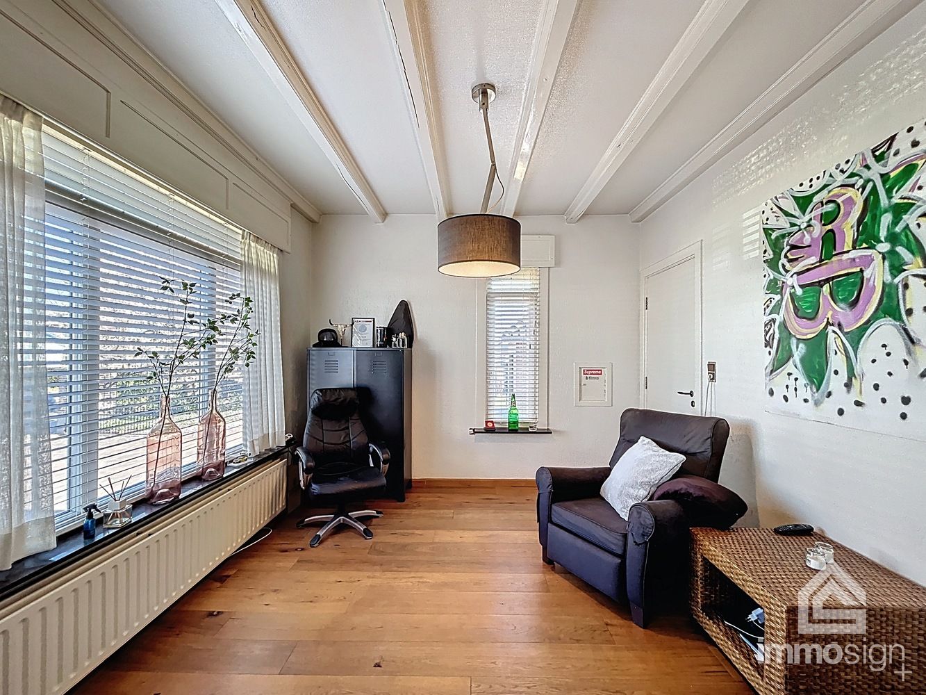 Exclusieve woning voorzien van dubbele garage en bedrijfshal op de Nederlandse grens foto 14