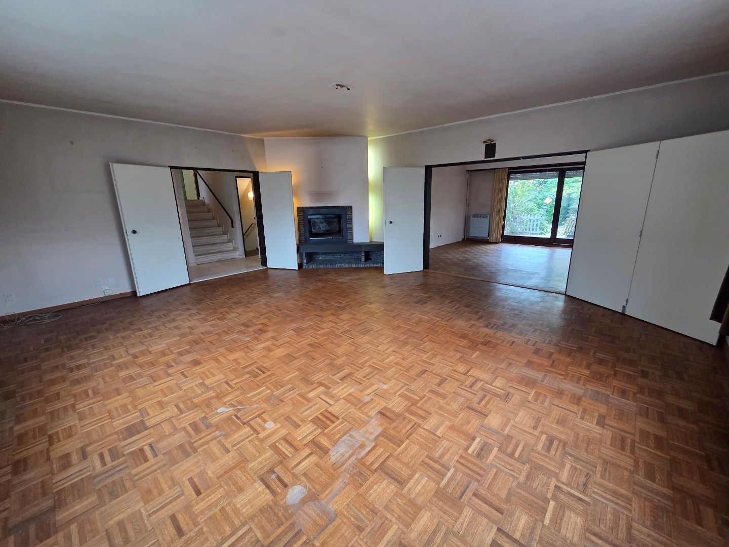Ruime te renoveren woning met aanpalende gronden voor een totale oppervlakte van 12860 m²! foto 4