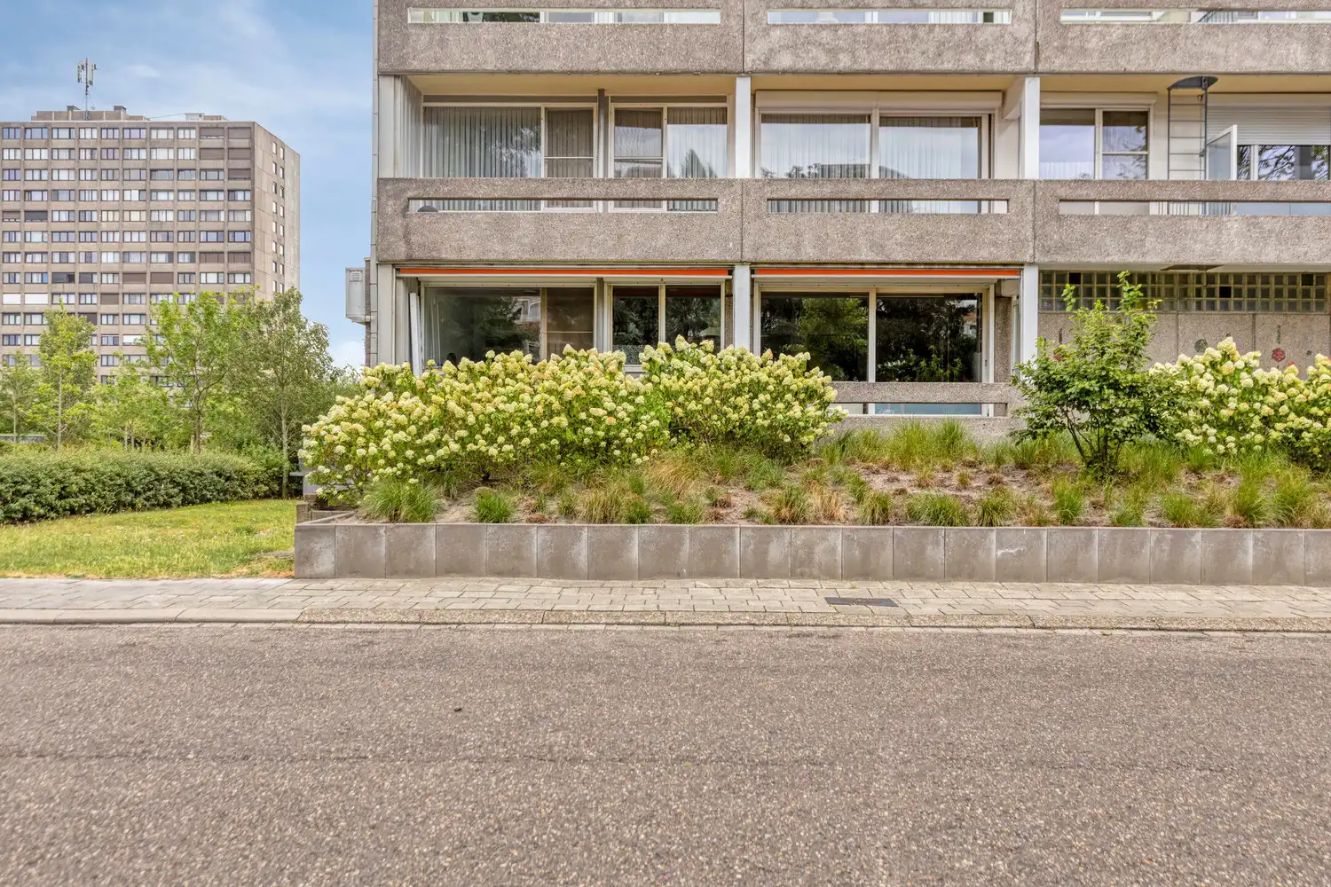 Gelijkvloers appartement met 1 slk, terras en parking! foto {{pictureIndex}}