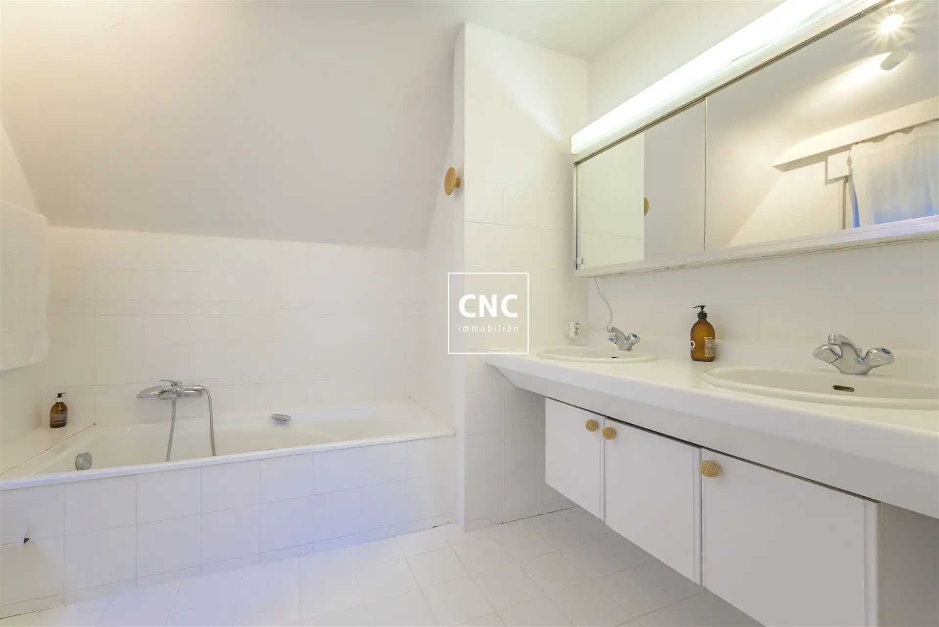 Alleenstaande villa met zuidgerichte tuin in de Oosthoek foto 24