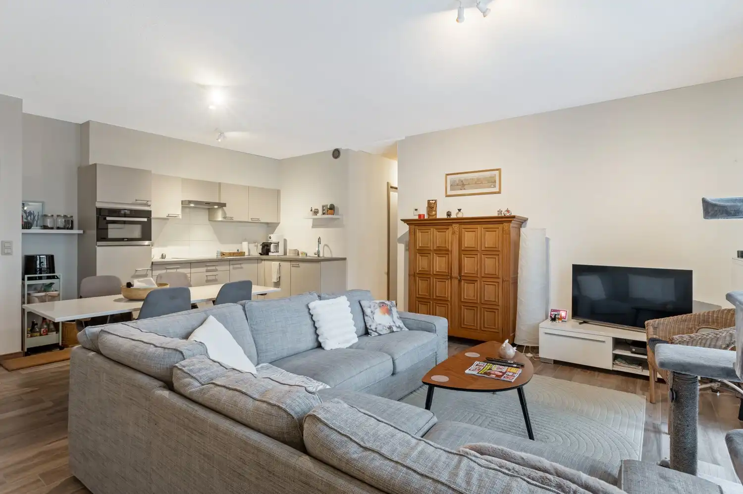 Energiezuinig twee slaapkamer appartement! foto 3