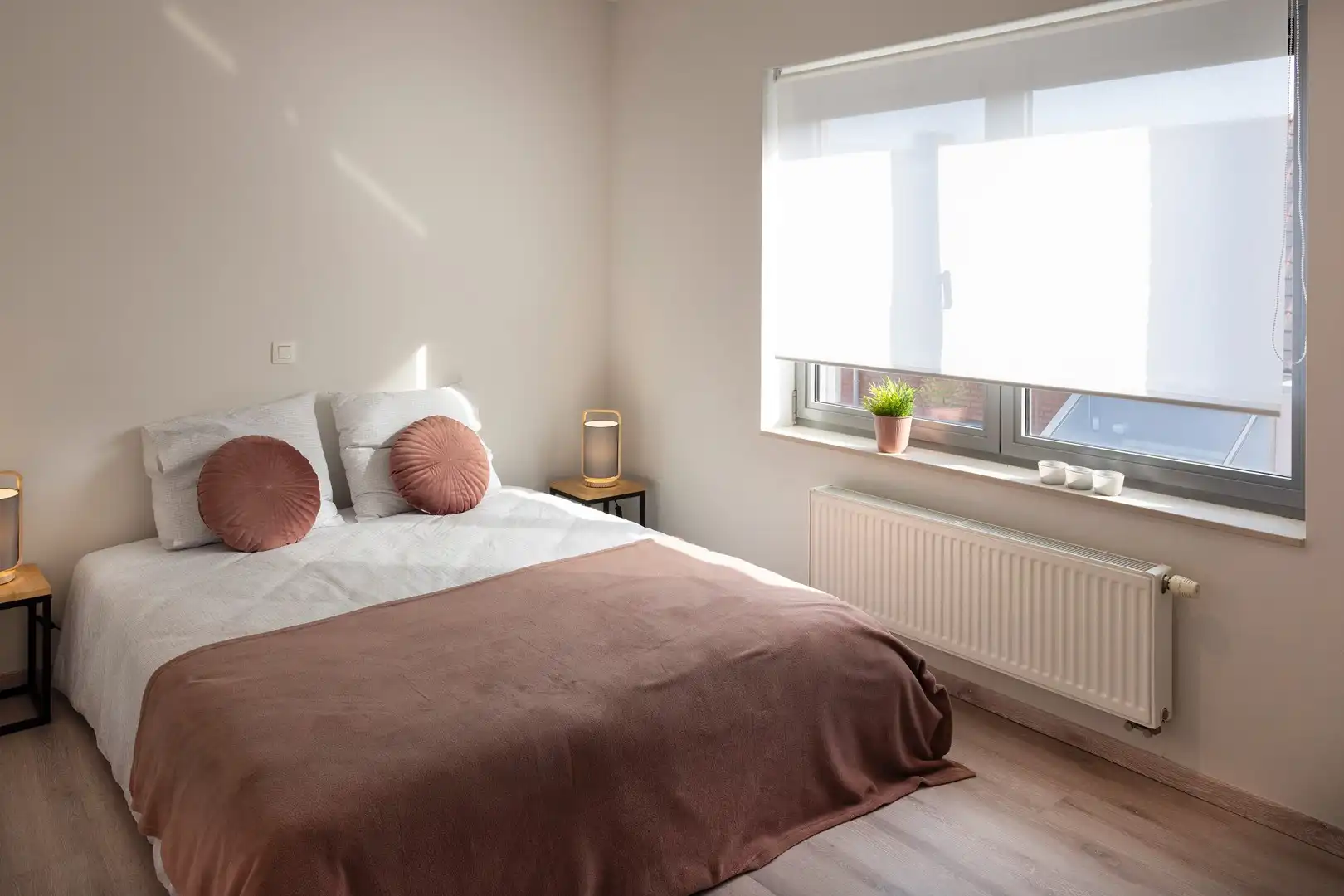 Centraal gelegen, lichtrijk appartement met 2 slaapkamers. foto 11