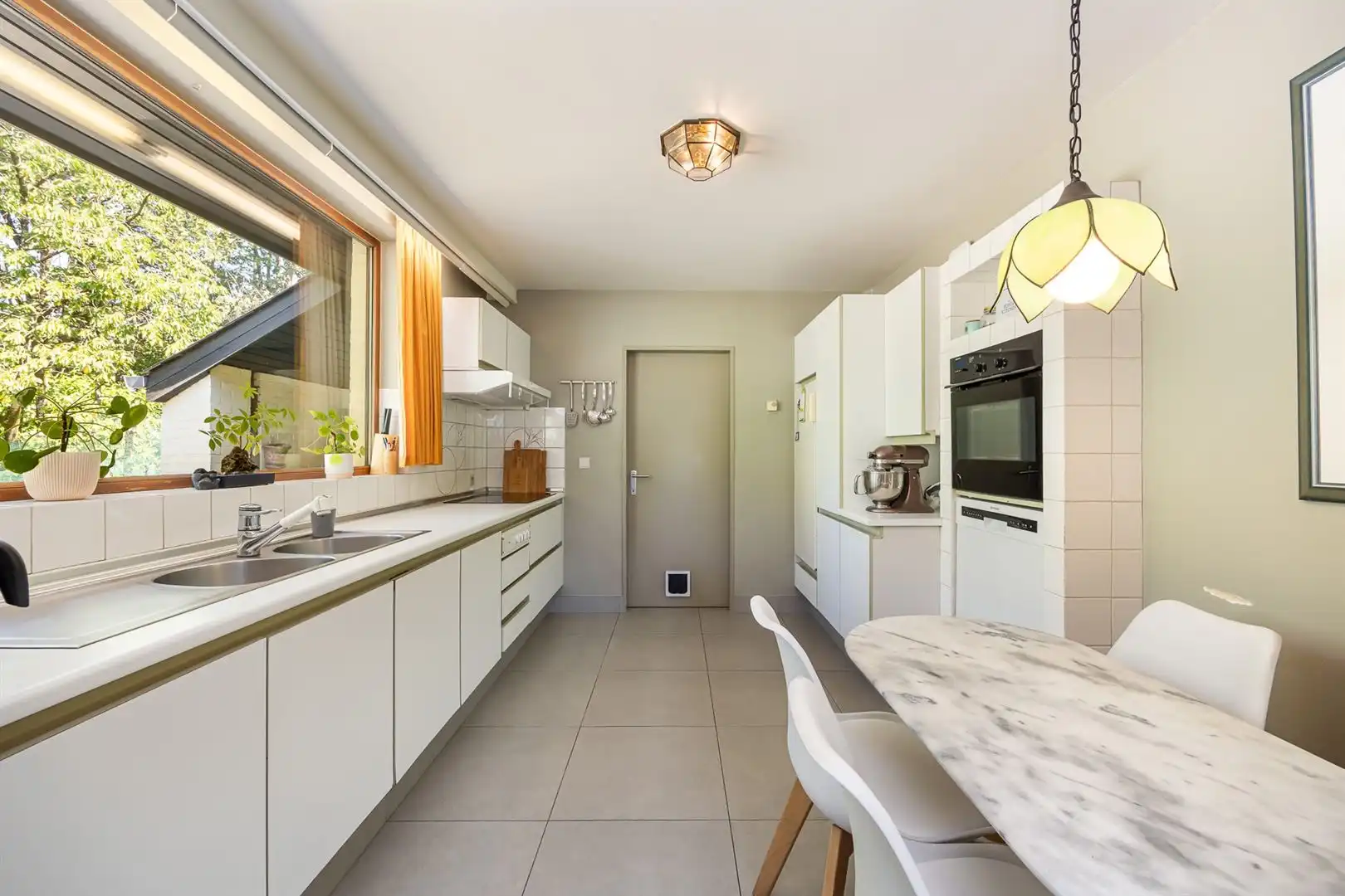 Karaktervolle woning met veel ruimte en prachtige tuin! foto 11