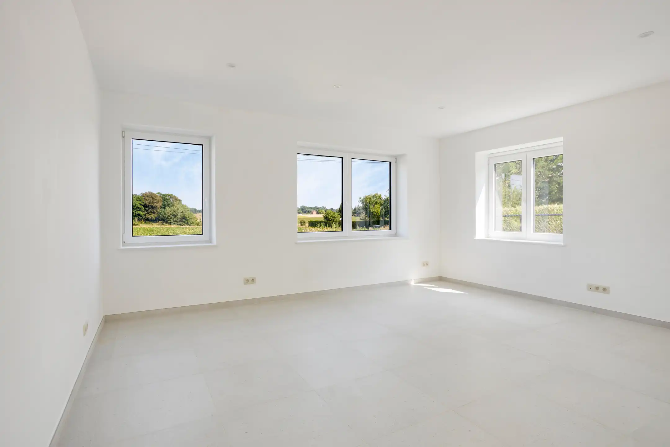 Ruime gerenoveerde woning (230 m²) nabij Gouden Kruispunt foto 5